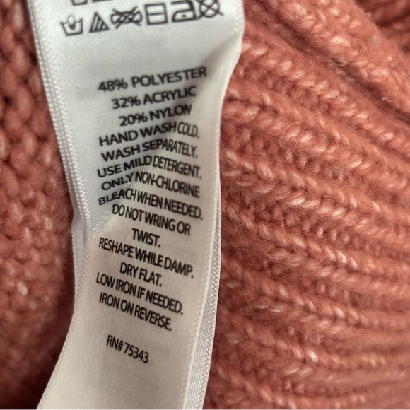 Sincerely Jules Cable Knit sleeveless crew neck Sweater size M - Picture 9 of 9